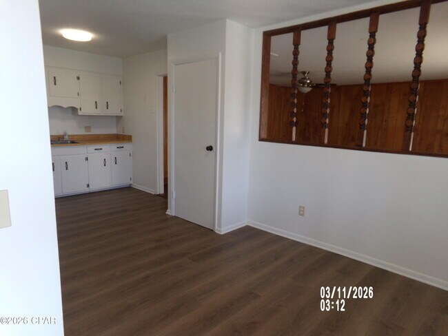 Building Photo - 6909 Winona St