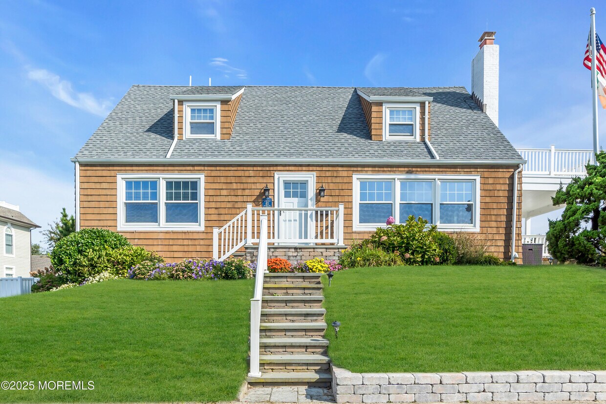 Foto principal - 411 Ocean Ave N