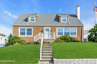 Building Photo - 411 Ocean Ave N
