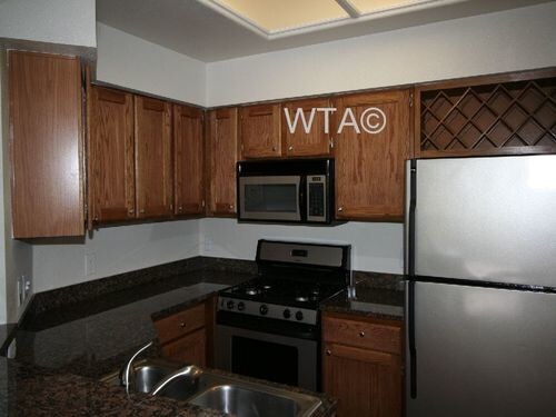 Foto del edificio - 4411 Spicewood Springs Rd