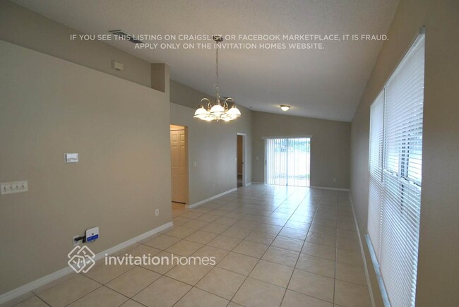 Building Photo - 1372 Sierra Cir