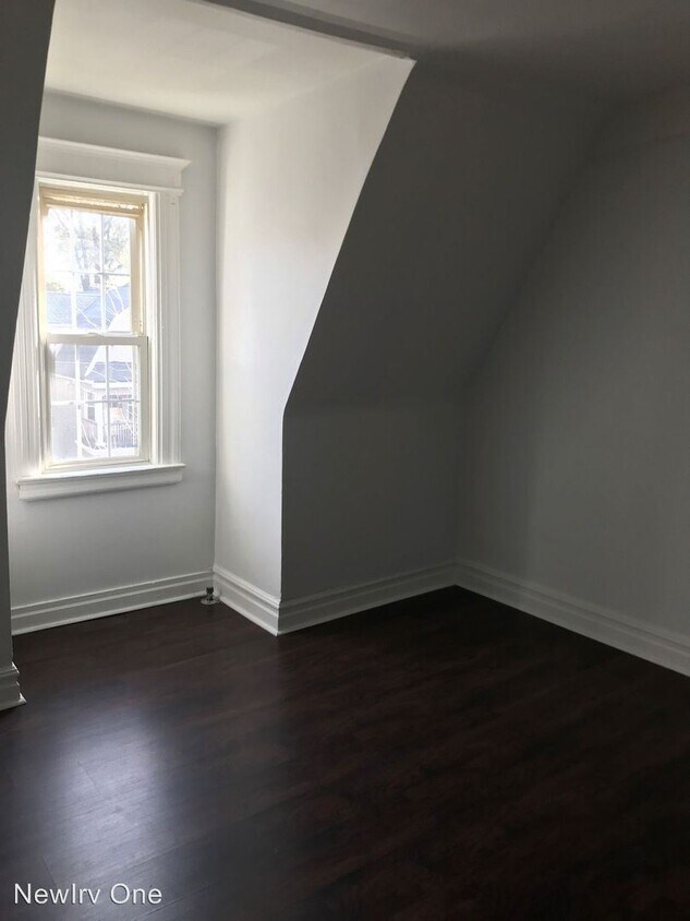Building Photo - 849-851 S 15th St