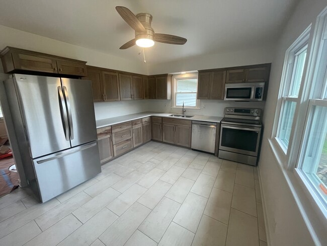 Building Photo - 21490 Jill Ct