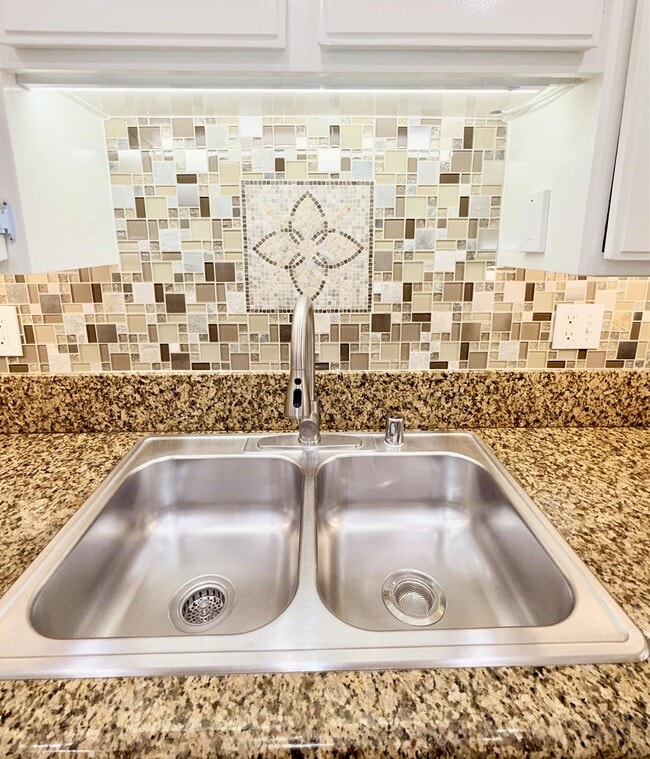 Kitchen Sink 3669 120 - 3669 Westwood