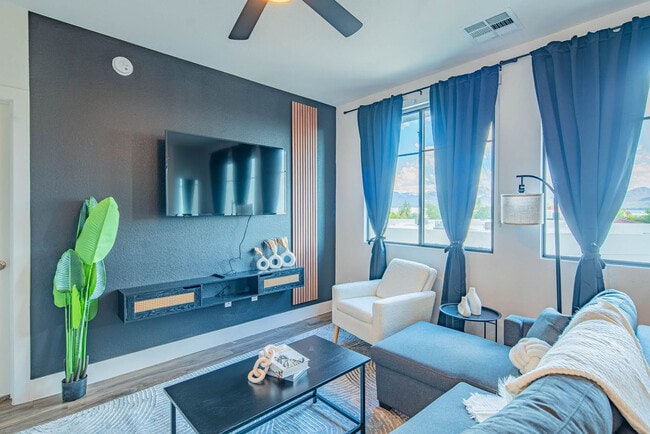 Foto del edificio - 15501 N Dial Blvd