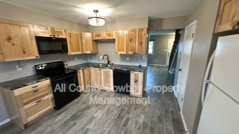 Primary Photo - 1258 N 19th St