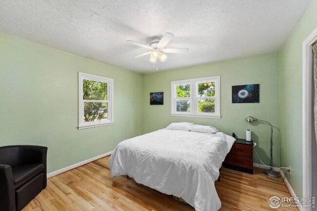 Foto del edificio - 1601 Collins Ct