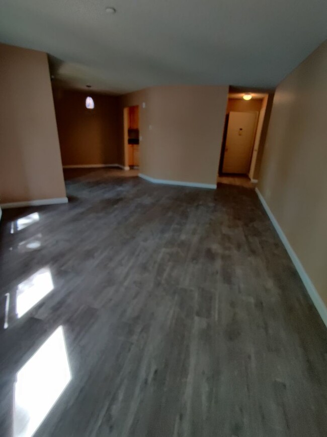 Building Photo - Beautiful  2 beds and 2 baths condon locat...