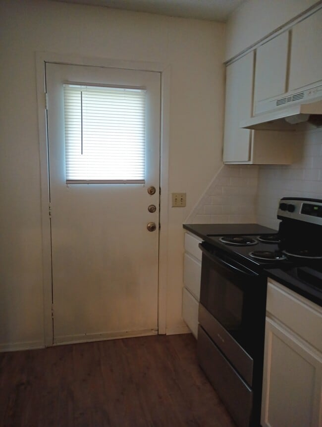 Building Photo - 1405 Chapelwood Dr