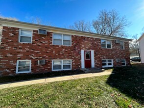 Building Photo - 102 College Park Ct