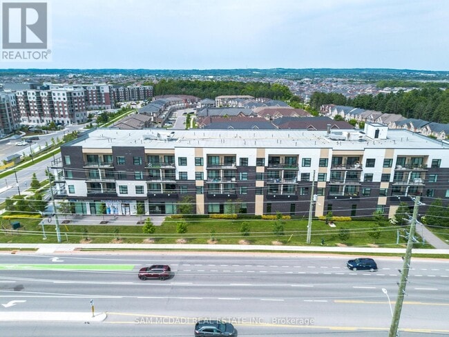 Building Photo - 555-555 William Graham Dr