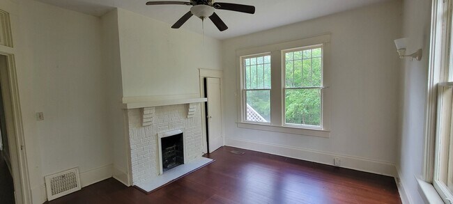Building Photo - 400 Hathaway Trail