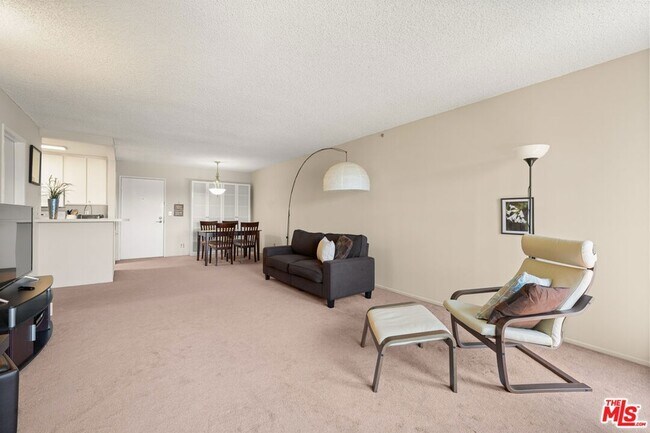 Foto del edificio - 7765 W 91st St