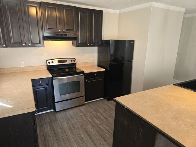 Foto del edificio - 2 Bedroom 1 bath duplex very close to Colu...