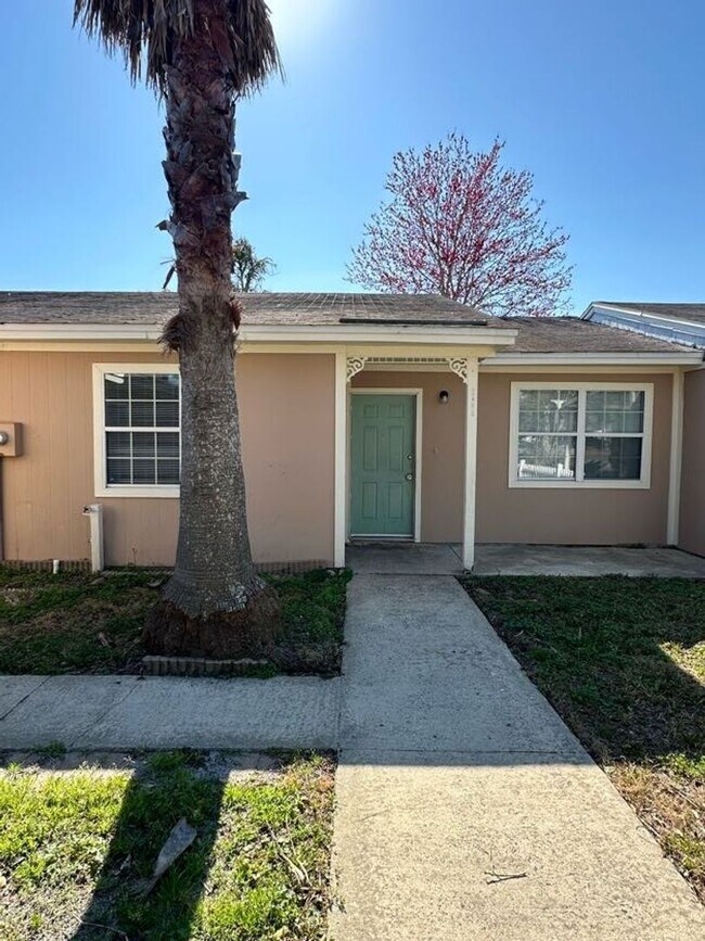 Building Photo - 508 Chateau Cir