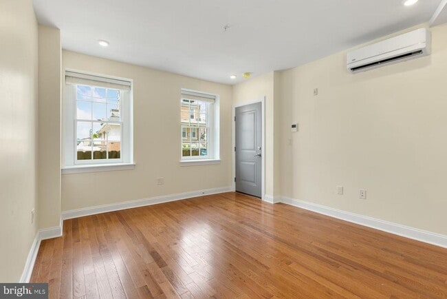 Building Photo - 6605 Ridge Ave