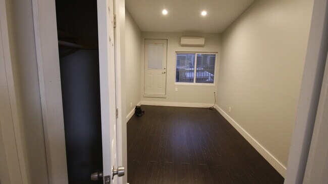 Foto del edificio - 318 Bedford Ave