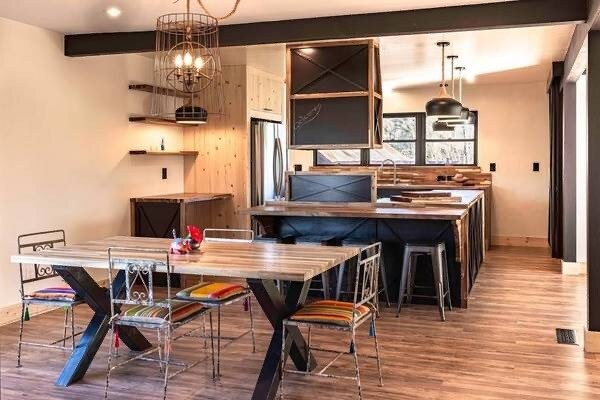 Building Photo - 985 Gumview Rd