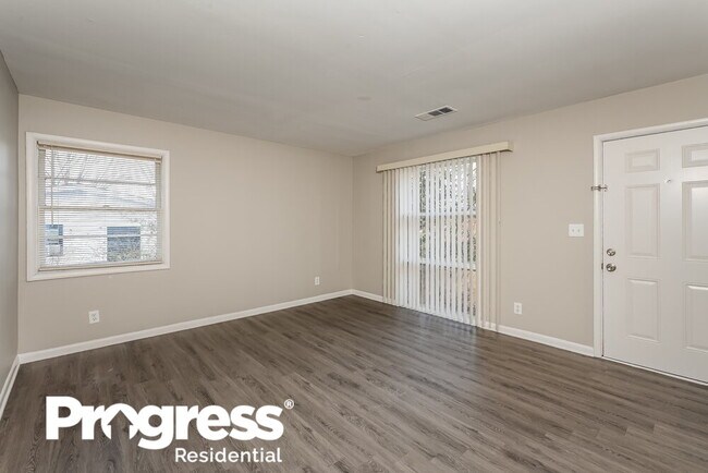 Building Photo - 645 Melrose Dr