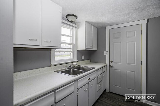 Foto del edificio - 1705 W 9th St