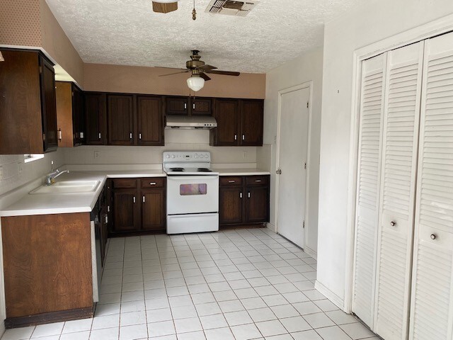 Foto del edificio - 11610 Pine Knoll