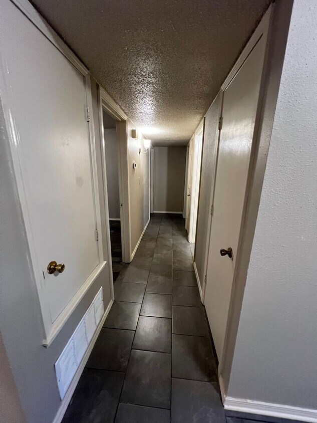 Primary Photo - 3 Bed, 1 Bath House. 1 Car Garage