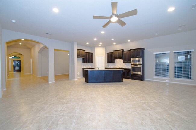 Foto del edificio - 29006 Crystal Rose Ln