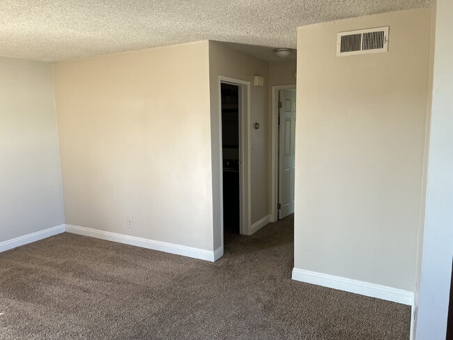 Building Photo - 33951 Mariana Dr