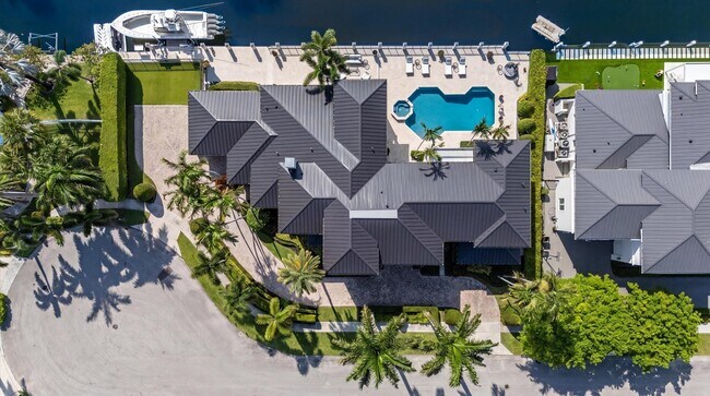 Foto del edificio - 7474 NE Bay Cove Ct