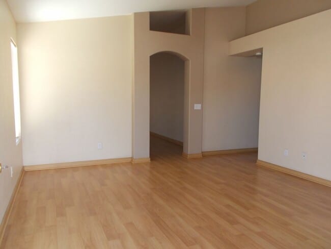 Building Photo - “Stunning 3-Bedroom Home with New Stainles...