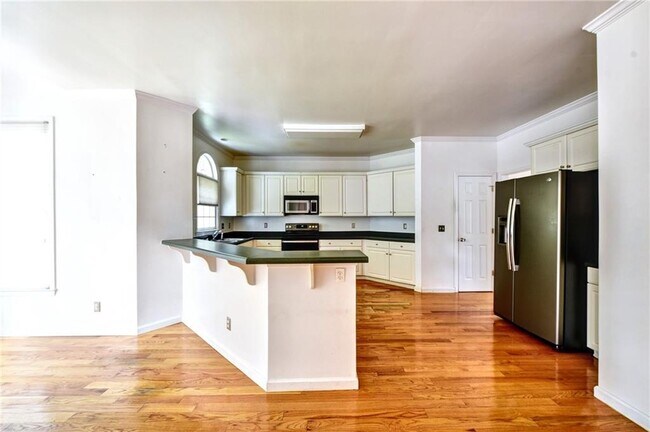 Building Photo - 2035 Putnam Point SW