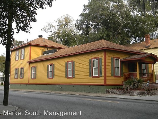 Building Photo - 1102 E 33rd St