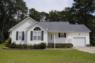 Building Photo - 102 Maryland Dr