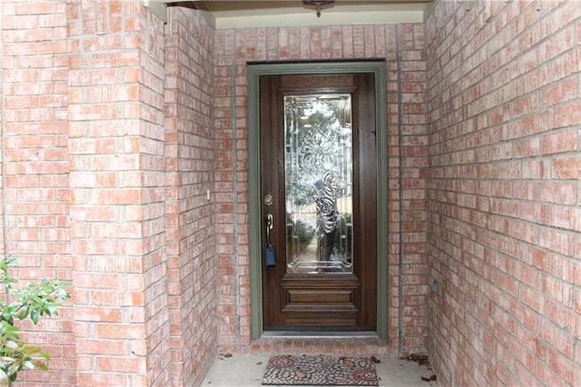 Building Photo - 3309 St James Pl