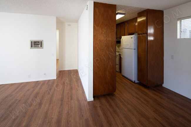 Building Photo - *2 WEEKS FREE!* 2BR with 2 Parking Spaces ...