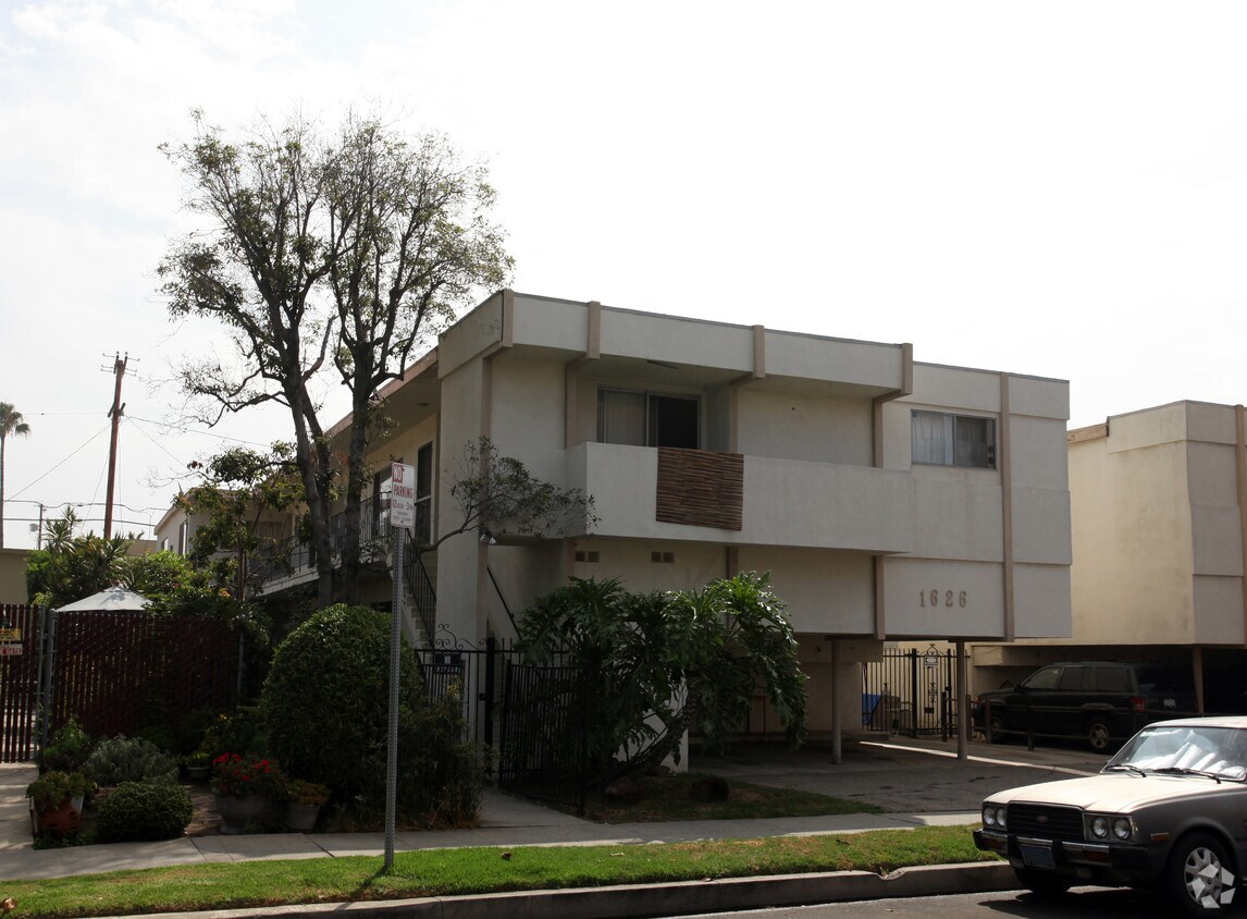 Building Photo - 1626 Armacost Ave