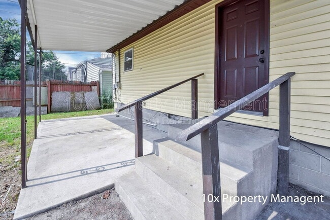 Building Photo - 2316 Ontario St