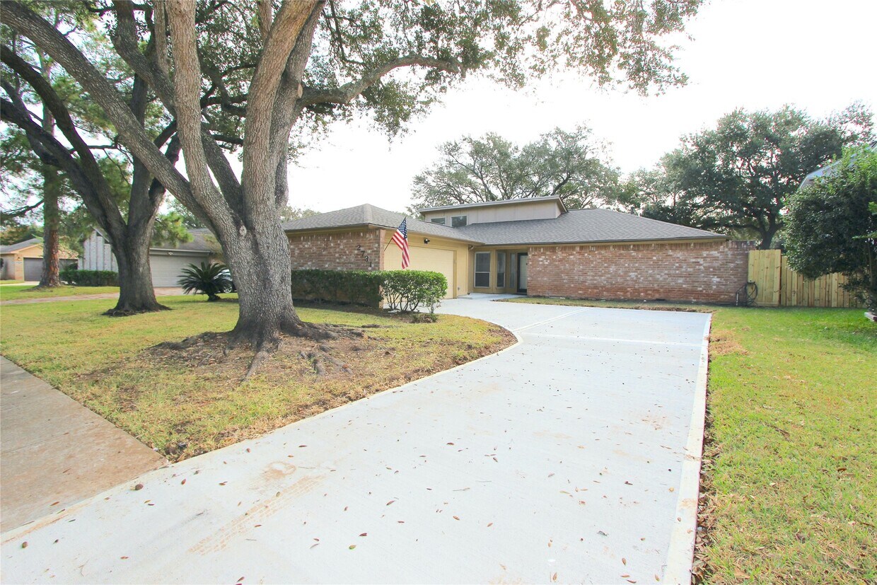 Primary Photo - 2731 Colony Dr