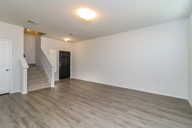 Building Photo - Sycamore Landing - 2705 Bear Oak Dr. Fort ...