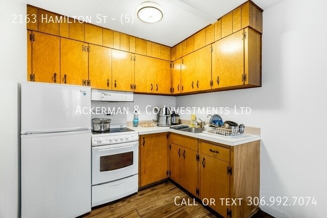 Building Photo - 2163 Hamilton St