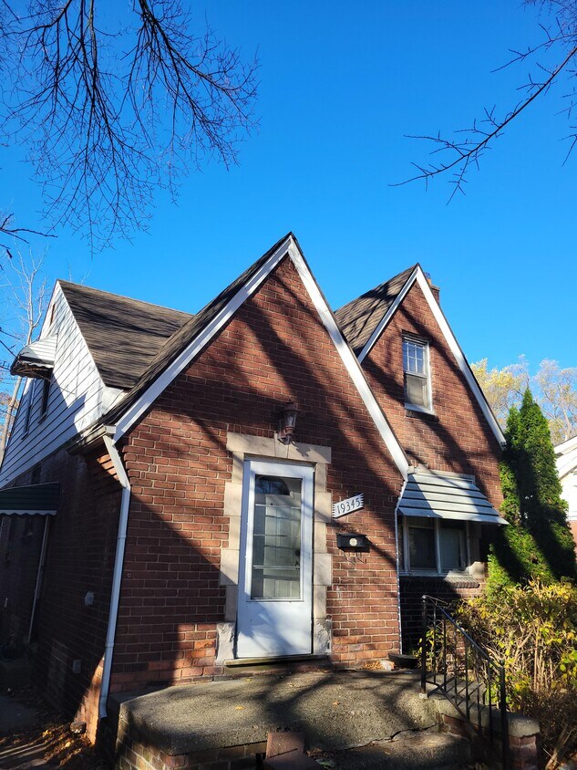 Primary Photo - 19345 Omira St