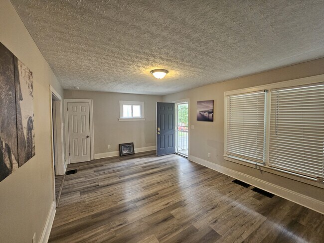 Building Photo - 241 Brehl Ave