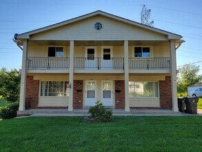 Building Photo - 1900 Cardinal Dr