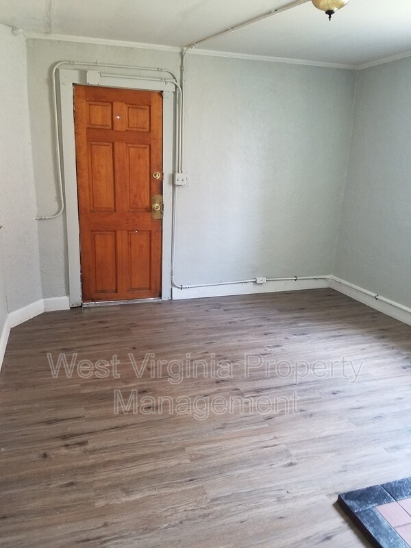 815 S Oakwood Ave Unit 2, Beckley, WV 25801 Condo for Rent in