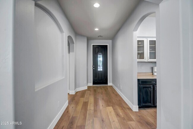 Building Photo - 4512 W Stoneman Dr