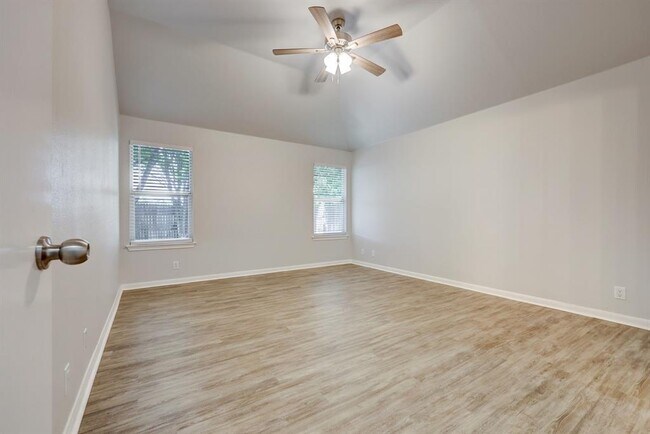 Foto del edificio - 21100 Derby Day Ave