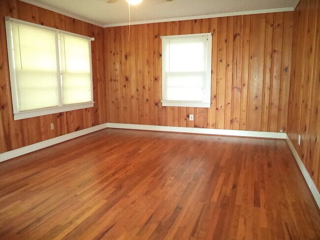 Building Photo - 3BR/1BA Home in Daleville - Country Living...