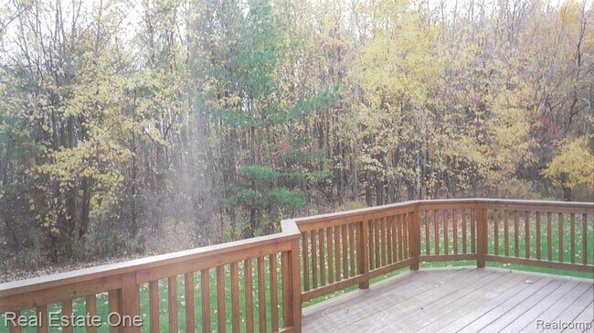 Foto del edificio - 41719 Sleepy Hollow Dr