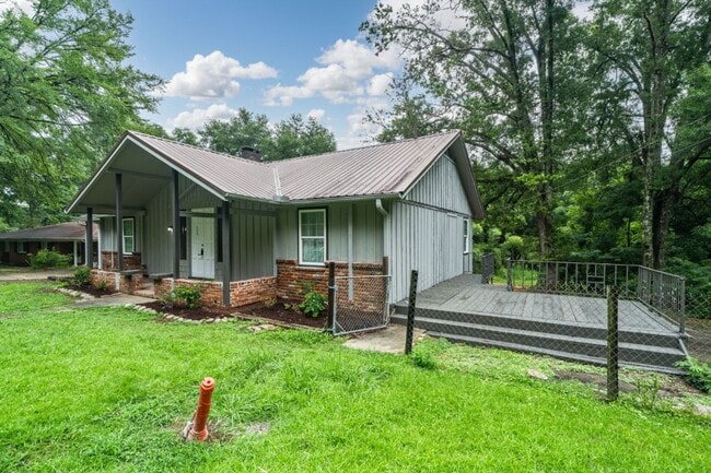 Building Photo - Beautiful New 4bd/2bath -Don’t Miss This!