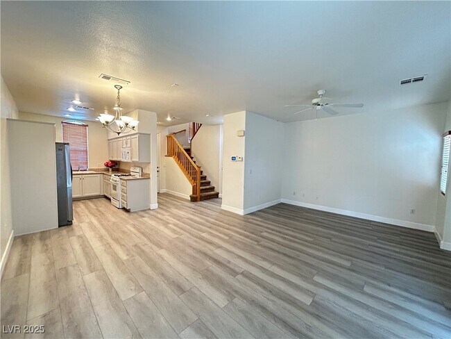 Foto del edificio - 136 Tilbury Ave